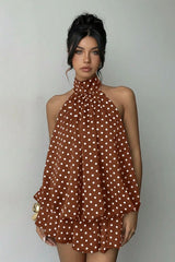 Polka Dot Halfter Minikleid mit rückenfreier Schnürung in Braun