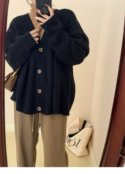 Lässige Strickjacke mit V-Ausschnitt