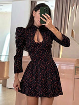 Damen Mini-Kleid mit Blumenmuster und Stehkragen mit Schnürung und Puffärmeln in Rot