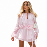 Damen Minikleid mit langen Ärmeln, gerafftem Ausschnitt und Taillenband in Rosa