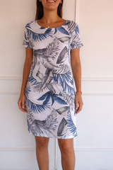 Damen Minikleid mit Rundhalsausschnitt Kurzen Kappenärmeln Seitentaschen und Geradem Saum in Weiß mit Blau