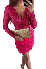 Damen Schwarzes Pailletten-Minikleid mit Federrock in Rosa