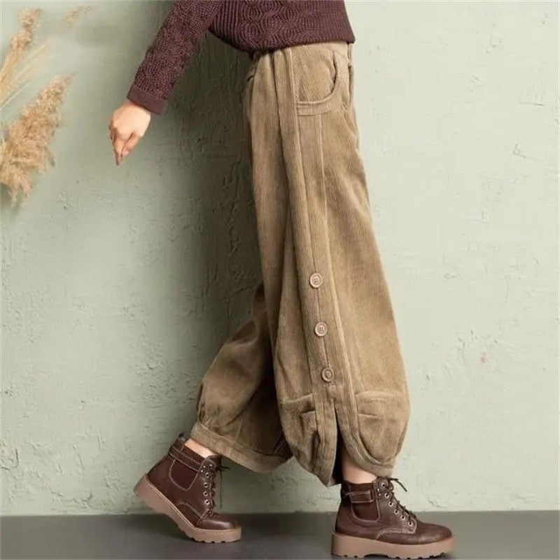 BEATE - WEITE CORDHOSE