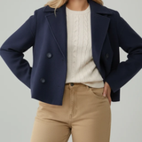 Fabia | Damen Kurze Winterjacke für Große Größen mit Kragen und Knöpfen in Marineblau