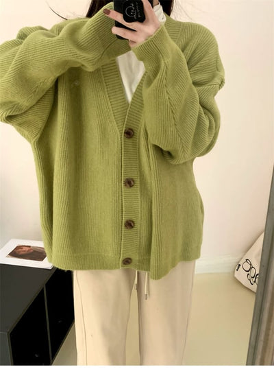 Lässige Strickjacke mit V-Ausschnitt