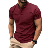 Herren-Kurzarmshirt mit Stehkragen und Knopfleiste in Weinrot