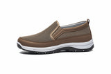 Herren Slipper mit Mesh-Oberfläche und Panelstruktur in Braun