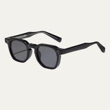 Herren Sonnenbrille mit transparenter eckiger Fassung und gemusterten Bügeln in Grau