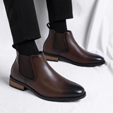 Herren Stiefeletten mit elastischen Seiteneinsätzen und Zuglaschen in Hellbraun