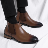 Herren Stiefeletten mit elastischen Seiteneinsätzen und Zuglaschen in Braun