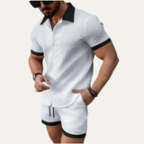 Herren zweiteiliges Set mit Kurzarmhemd mit Knopfleiste und Shorts mit elastischem Bund und Kordelzug in Weiß