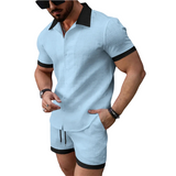 Herren zweiteiliges Set mit Kurzarmhemd mit Knopfleiste und Shorts mit elastischem Bund und Kordelzug in Hellblau