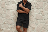 Herren Zweiteiliges Set mit Kurzarmshirt und Shorts mit Struktur in Schwarz