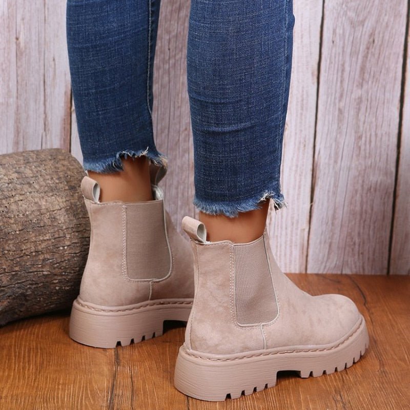Kersti - Trendige Plateau-Stiefeletten mit Think-Sohle