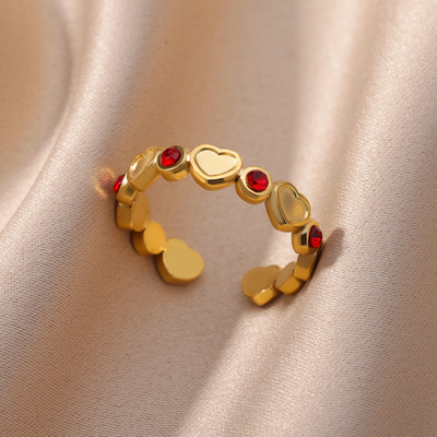 Goldplattierter Herzring mit Zirkonias