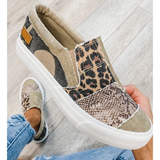 Maria | Damen Sneaker mit niedrigem Schaft und Patch-Design in Khaki