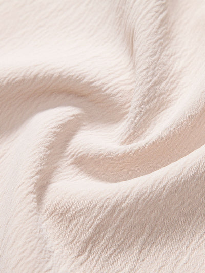 Plissiertes Hemd und strukturierte Shorts