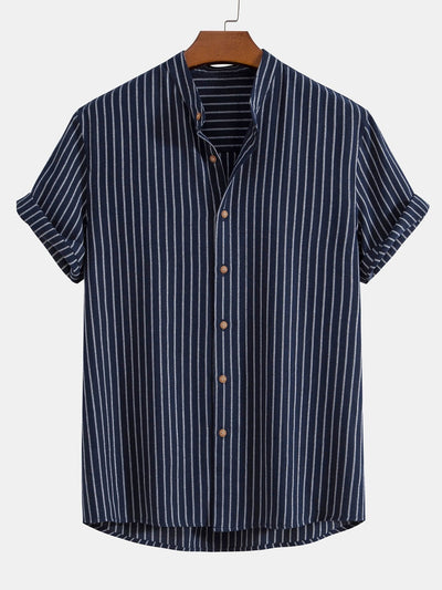 Gestreiftes Hemd mit Stehkragen aus Baumwollmischung und Leinenhose mit geradem Bein