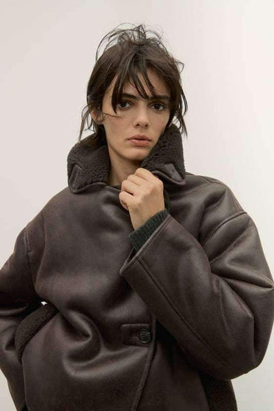 Jacke mit integriertem Pelzkragen