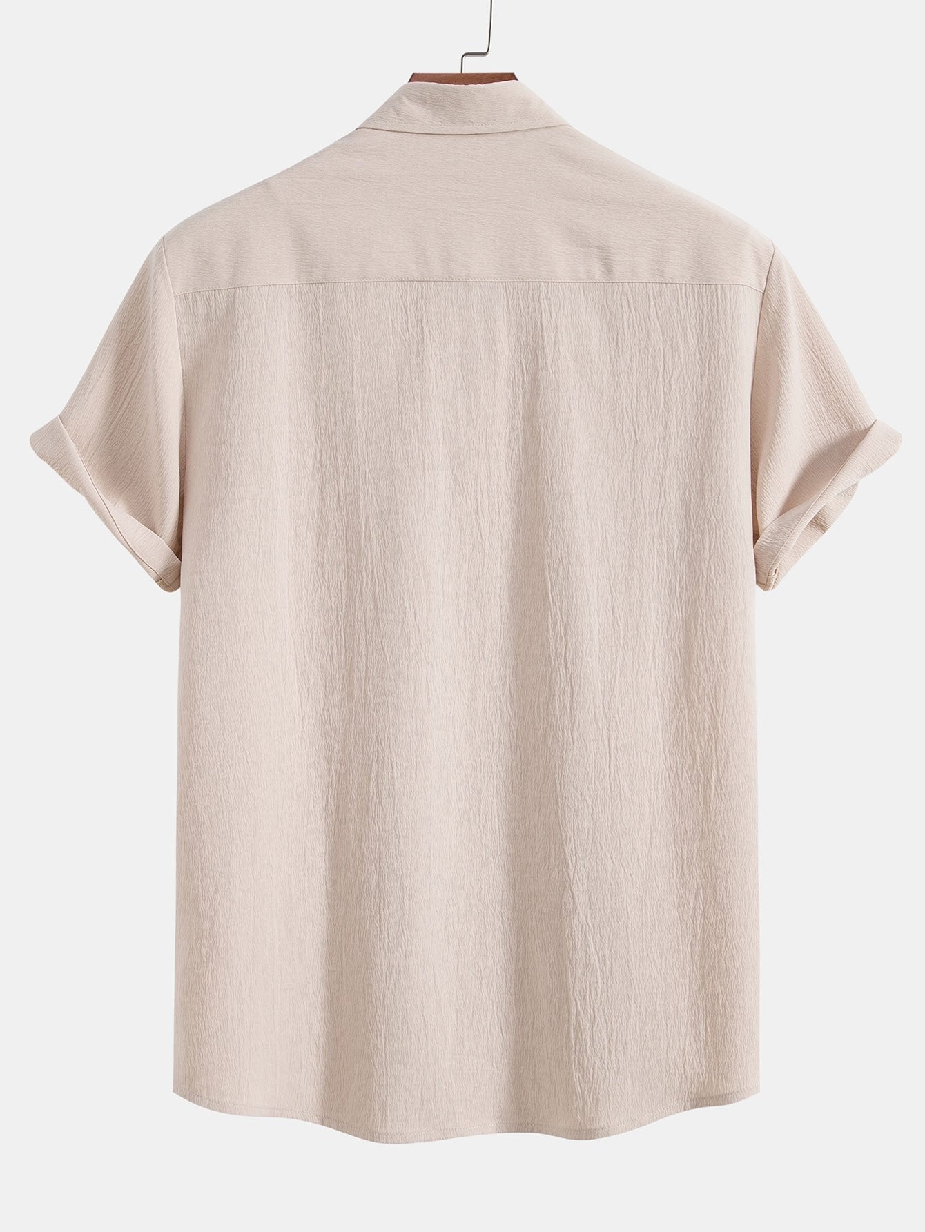 Plissiertes Hemd und strukturierte Shorts