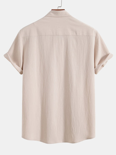 Plissiertes Hemd und strukturierte Shorts