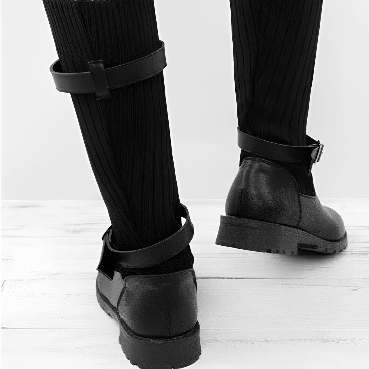 Taimi - Gestrickte Lederstiefel aus Wolle