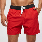 Kurze Herren-Badeshorts mit Kontrastbund in Rot