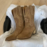 Lorena | Damen Orthopädische Wildleder Stiefel mit Stickerei und Western Design in Braun