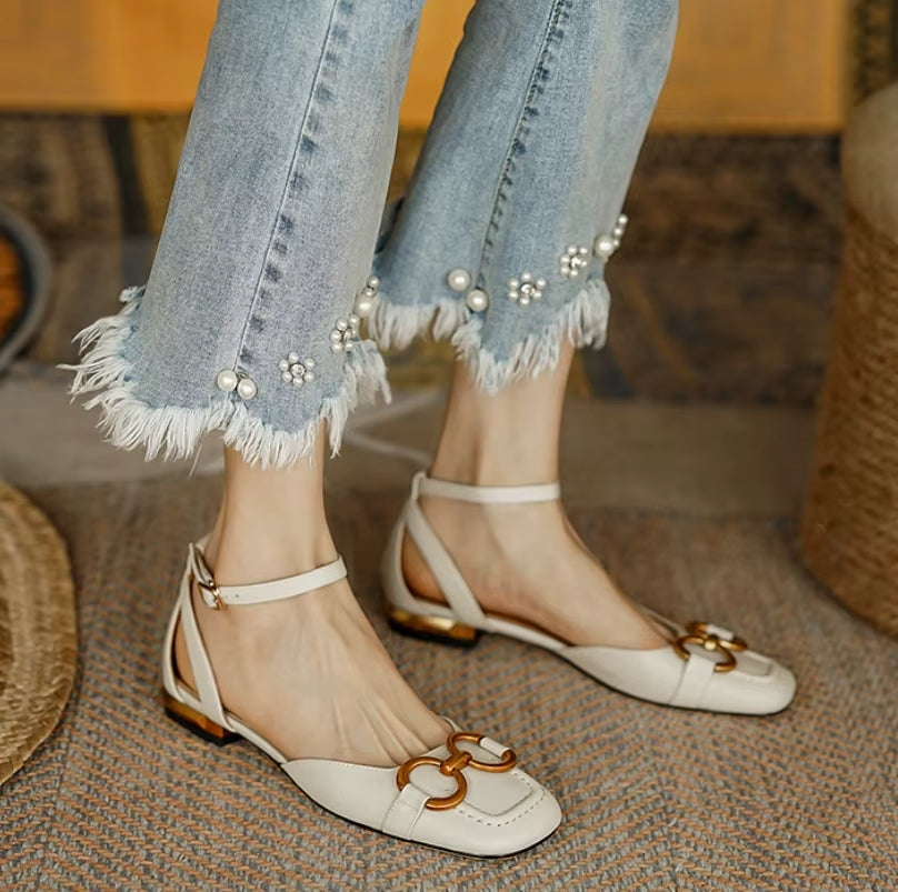 Mathilda™- Geschlossene Schnallensandalen