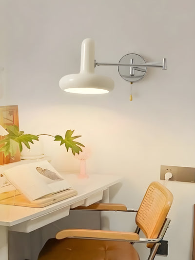 CreamAura Light - Verstellbare Wandleuchte im cremefarbenen Stil