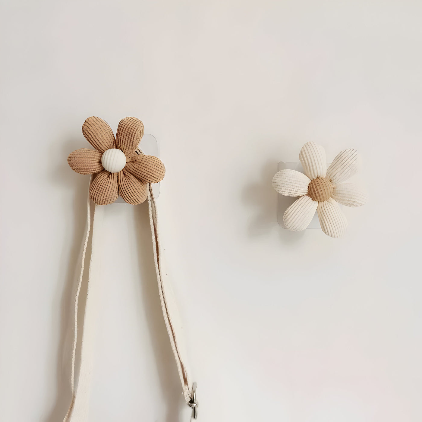 BlossomHold Hook – Dekorativer Blumen-Wandhaken