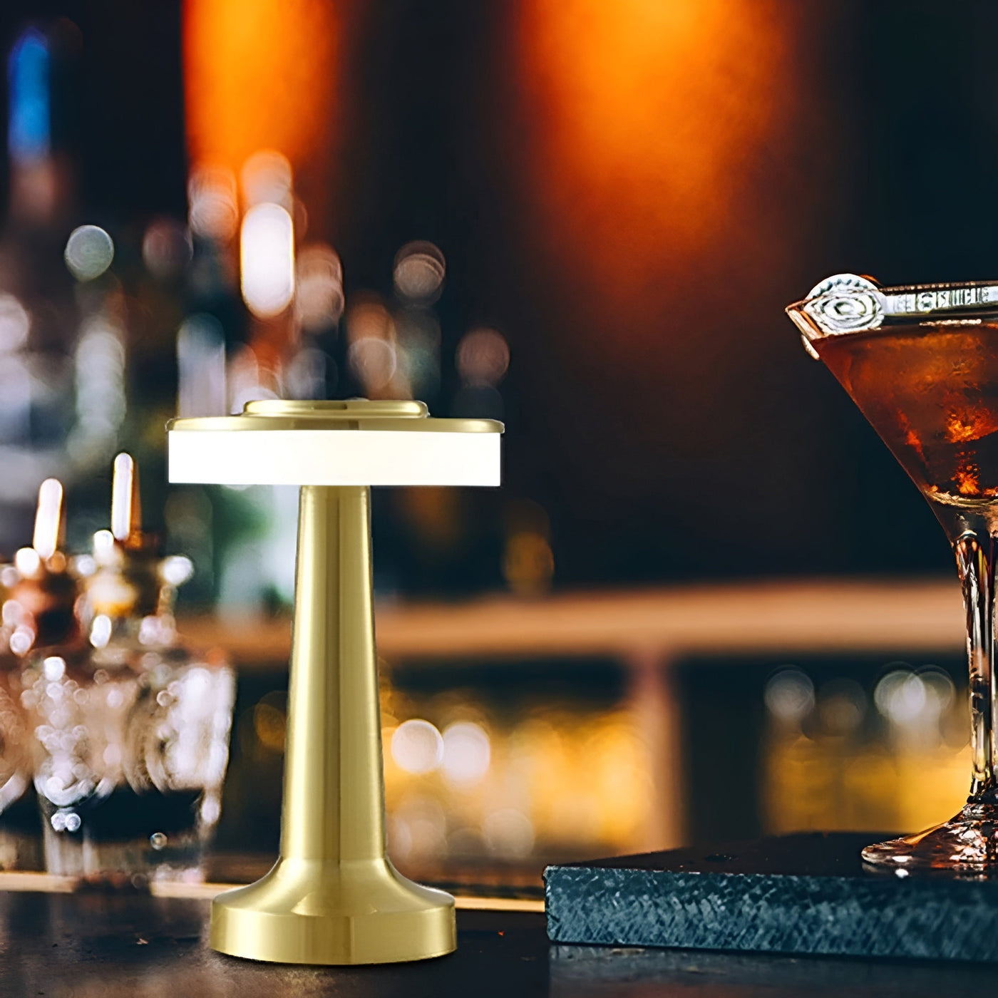 DuskGlow Lamp - Retro USB-Lade-LED-Tischlampe