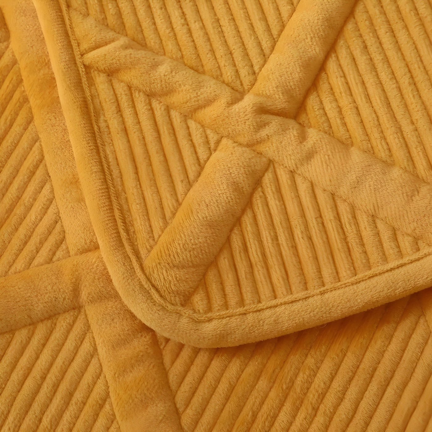 CorduroyComfort Cover - Lässiger, Rutschfester Samt-Sofa-Bezug