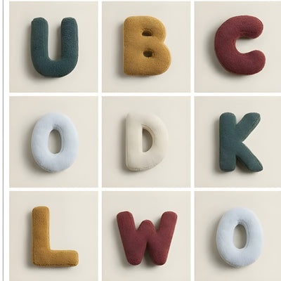 AlphaPlush Kissen – Weiches Alphabet Sofa Wurfkissen