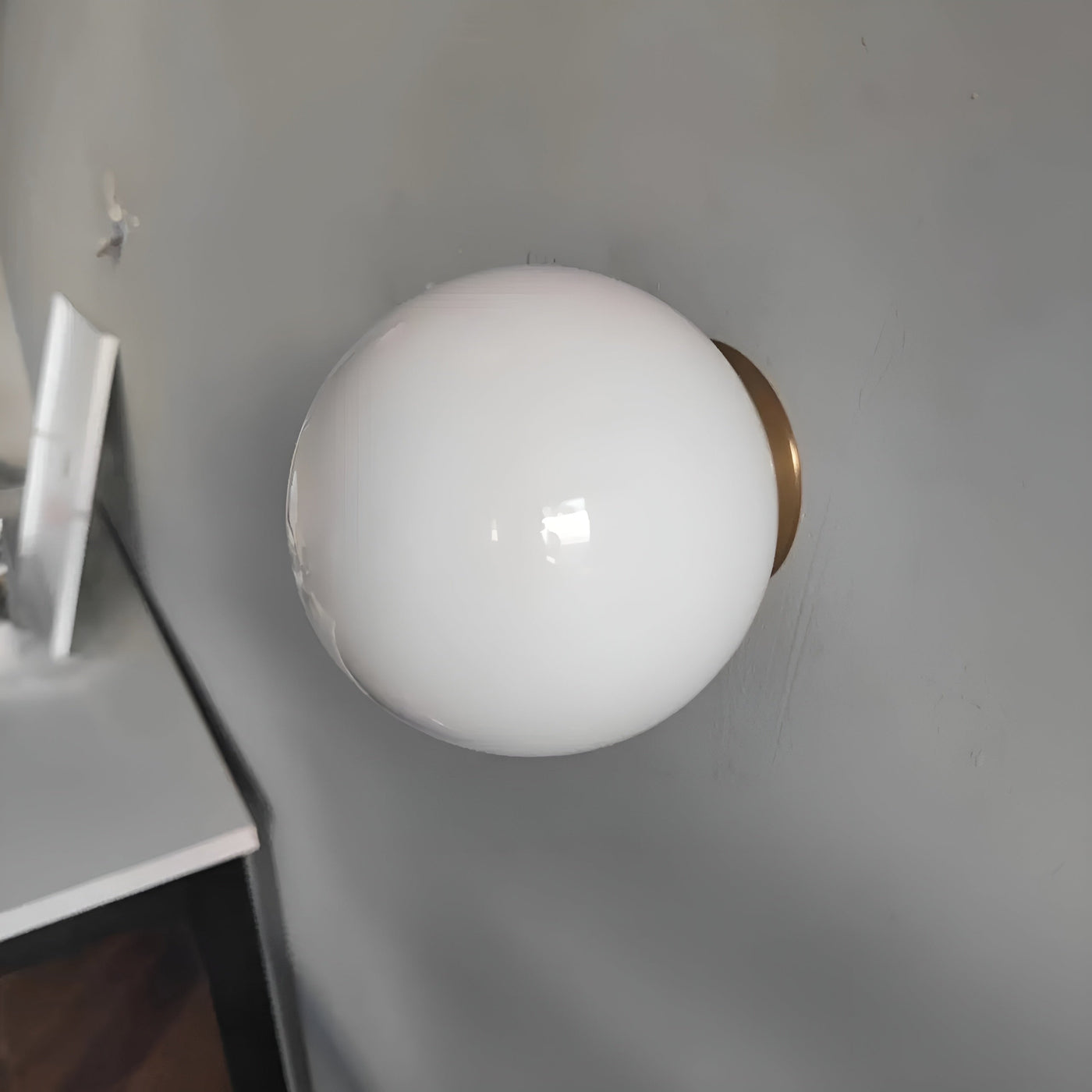 SereneGlow Licht - Luxuriöse Mittelalterliche Minimalistische Glühbirnen-Lampe aus Glas