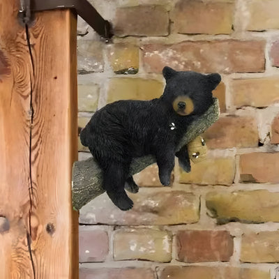 BearWhisper Skulptur – Wandmontierte Bärenschläfer Gartenstatue
