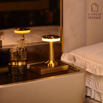 Axis Wiederaufladbare Tischlampe