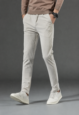 Herren-Cordhose mit Bundfalten und Seitentaschen – Corvin in Weiß