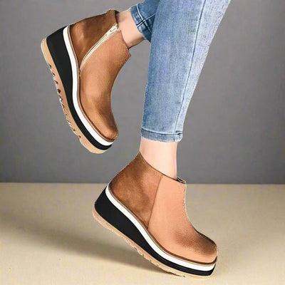 Uri - Leder Plateaustiefel mit Keilabsatz