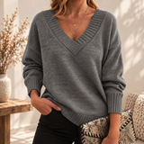 Silke | Damen Strickpullover mit V Ausschnitt, Oversized Schnitt und Strick Optik in Grau