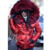 Elisee | Winterjacke mit Kunstfellkapuze und glänzendem Finish in Rouge