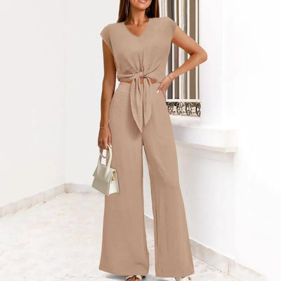 Regine - Playsuit mit V-Ausschnitt für einen trendigen Look