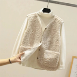 Walburga | Damen Teddy Weste mit Knöpfen und Taschen in Beige