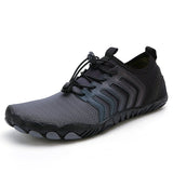 Wasserschuhe Herren mit Schnellverschluss und Profilsohle in Schwarz